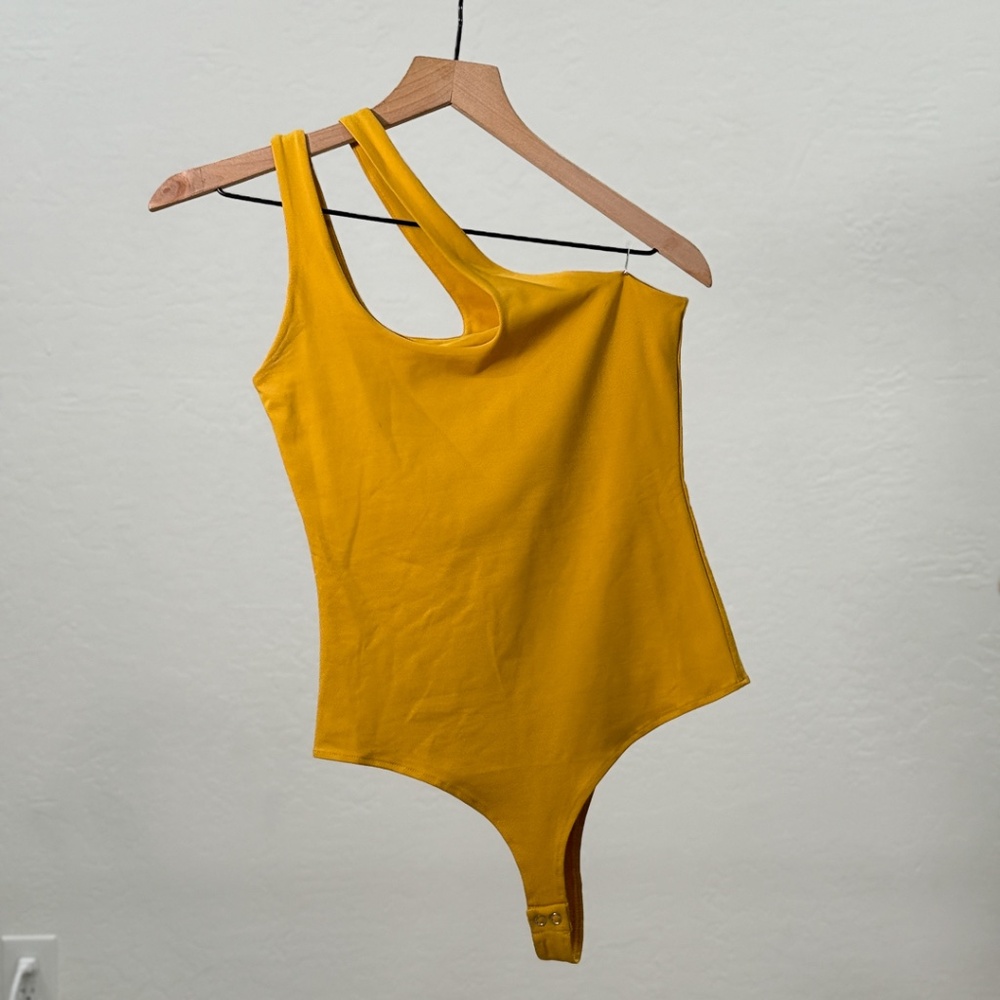 Reoria one shoulder asymmetrical bodysuit